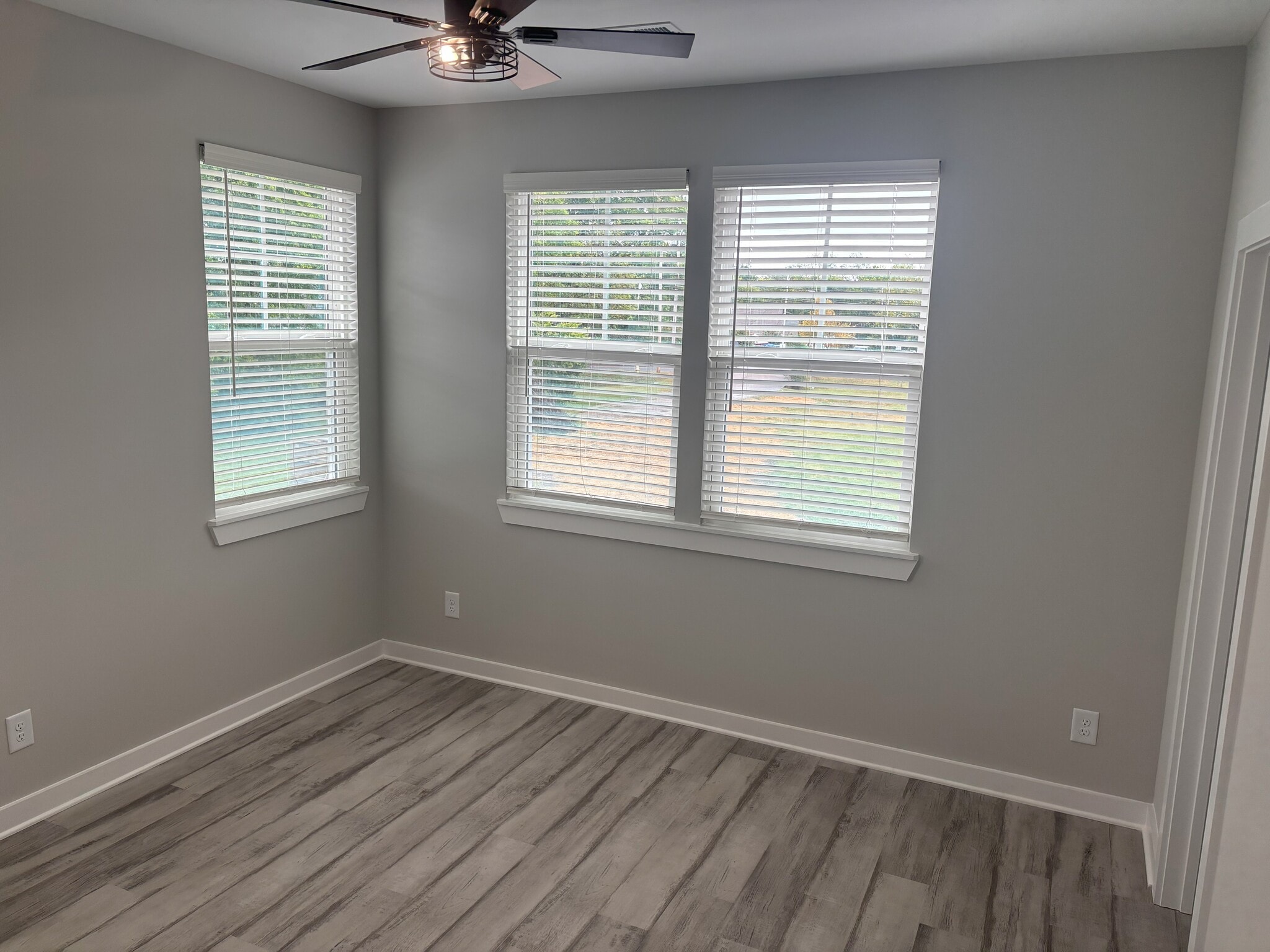 Building Photo - 439 Hobbs Ave