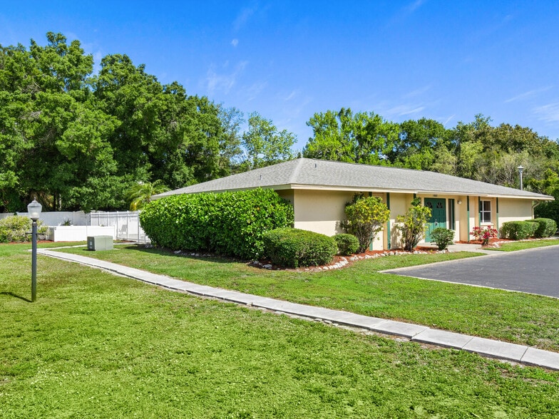 Clubhouse - 4845 Rilma Ave