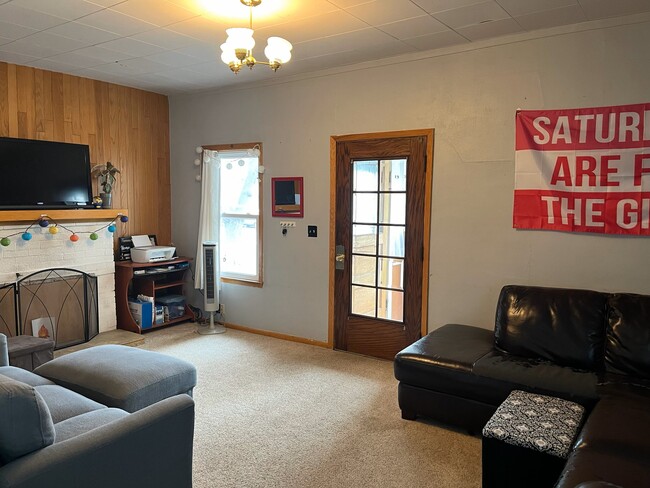 Living Room - 807 8th St