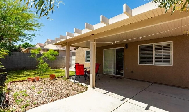 Building Photo - 8841 Spinning Wheel Ave