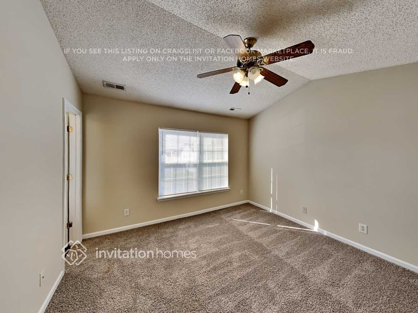 Building Photo - 1402 Bray Dr