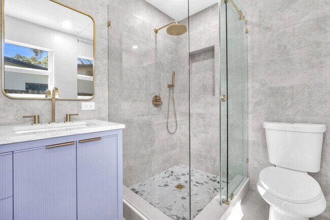 Building Photo - 4640 SW 25th Terrace