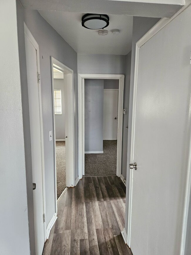 Building Photo - 2 Bedroom Duplex