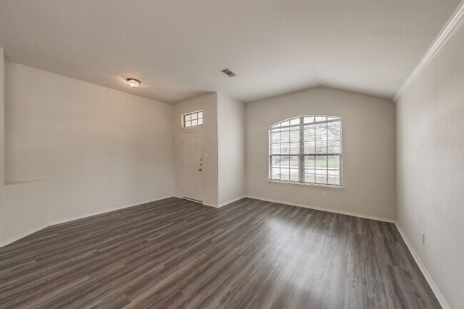 Building Photo - 636 Saddleway Dr