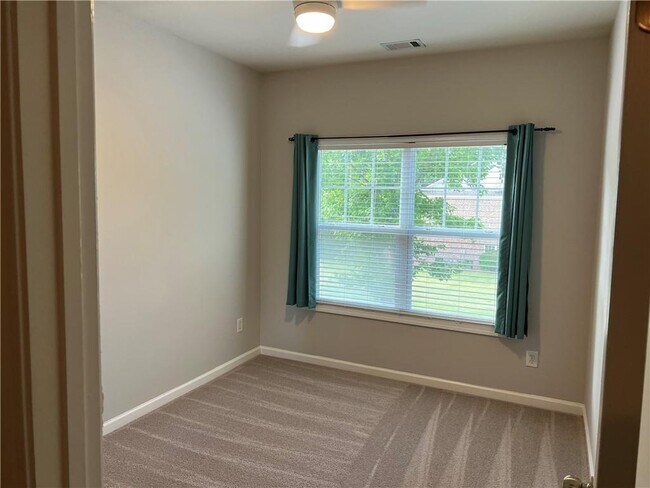 Building Photo - 5385 Donehoo Ct