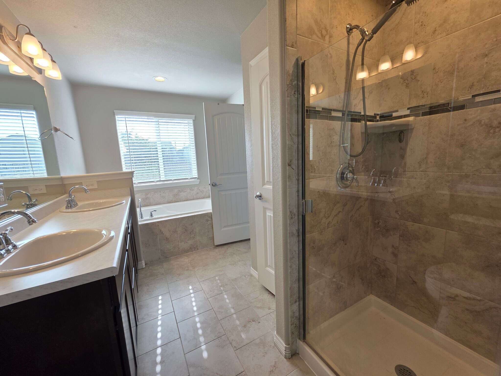Building Photo - 6535 Weiser Dr