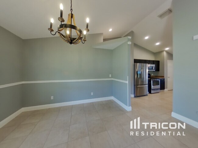 Building Photo - 363 Vail Dr