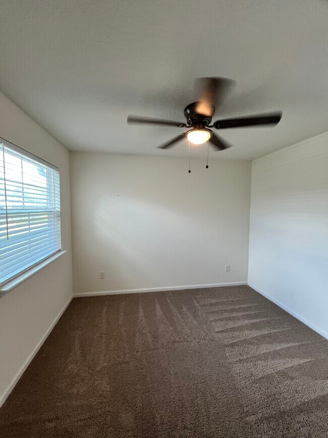 Building Photo - 9877 Fiddleback Ln