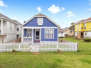 Building Photo - 1710 Avenue O