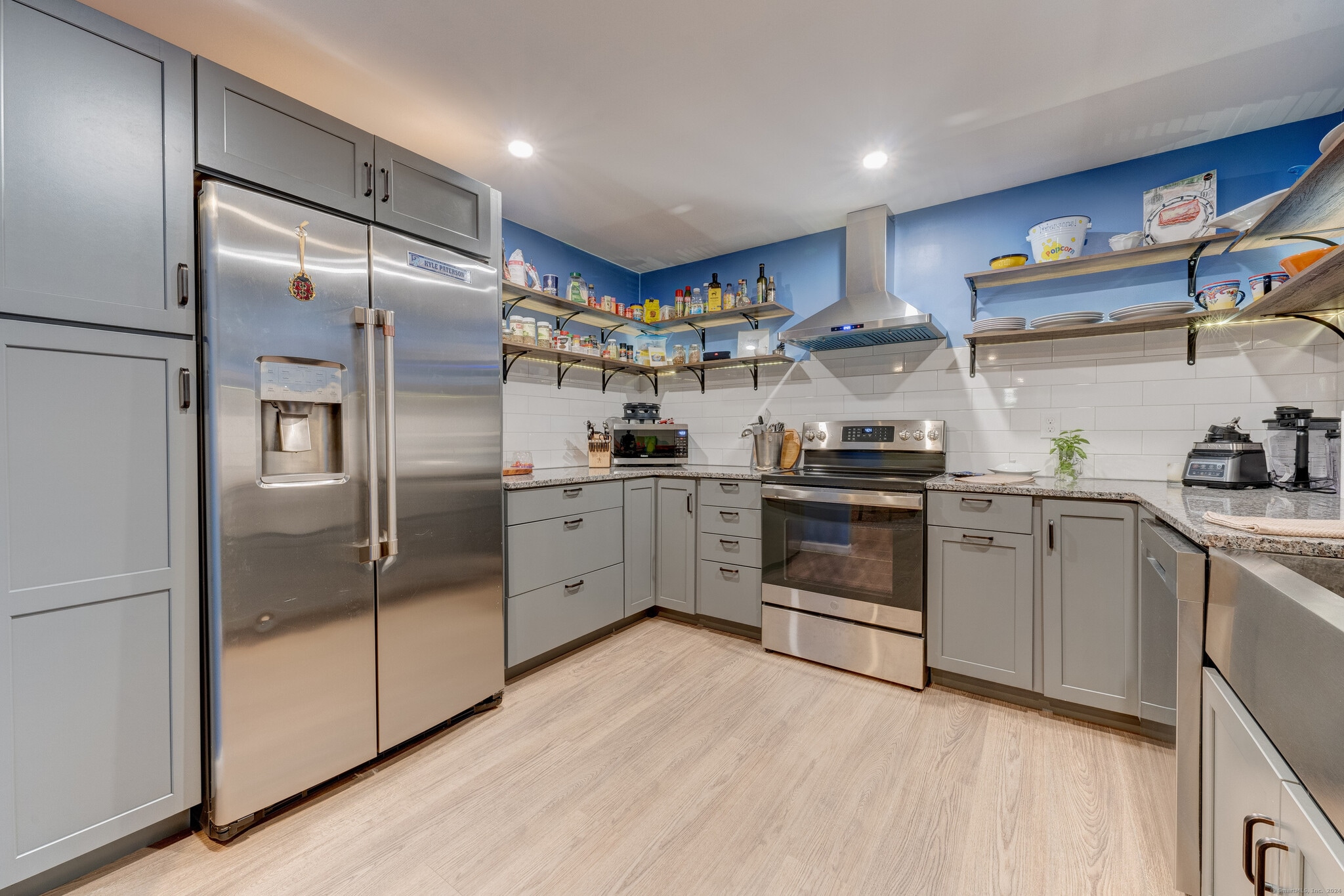 Kitchen - 404 Bassetts Bridge Rd