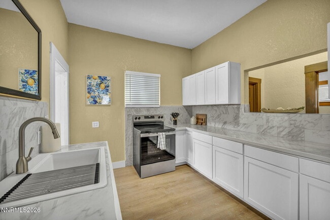 Building Photo - 35 W 8th St