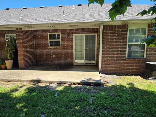 Building Photo - 2158 Kristy Ln