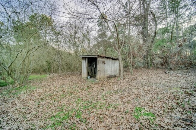 Building Photo - 1290 Reavis Mountain Rd
