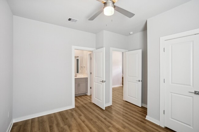 Building Photo - 5751 Spring Stuebner Rd