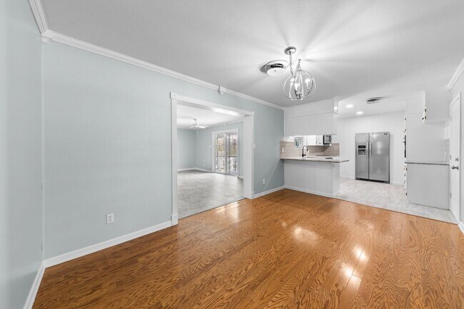 Building Photo - Available NOW!!!! Renovated Kitchen and Ba...