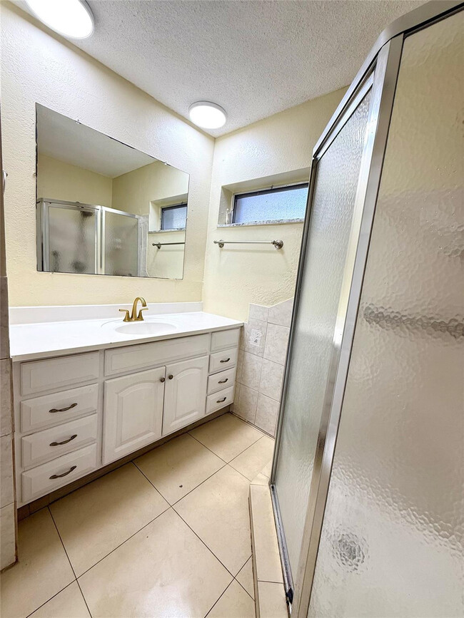 Building Photo - 4190 NW 45th St