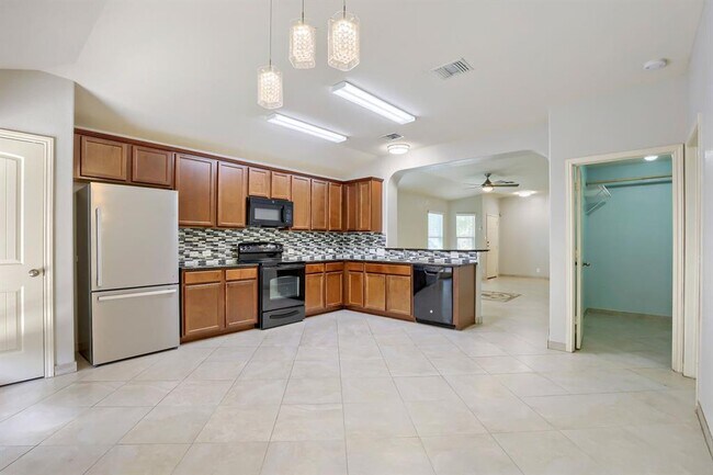 Building Photo - 12307 Waterford Run Way