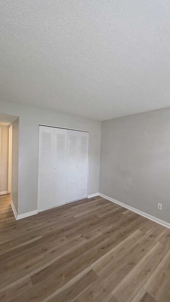 Building Photo - 2 Bedroom 2 Bath Condo just 10 Minutes from Downtown St Augustine and Beaches