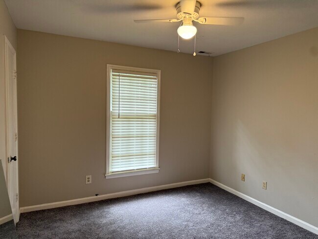 Building Photo - 5841 Falstaff Dr