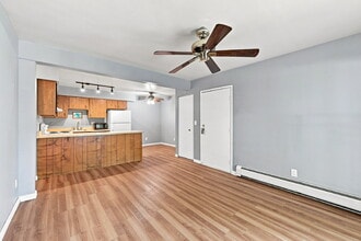 Building Photo - $1,340.95 - 1 Bed, 1 Bath Condo in Denver with In Unit Laundry!