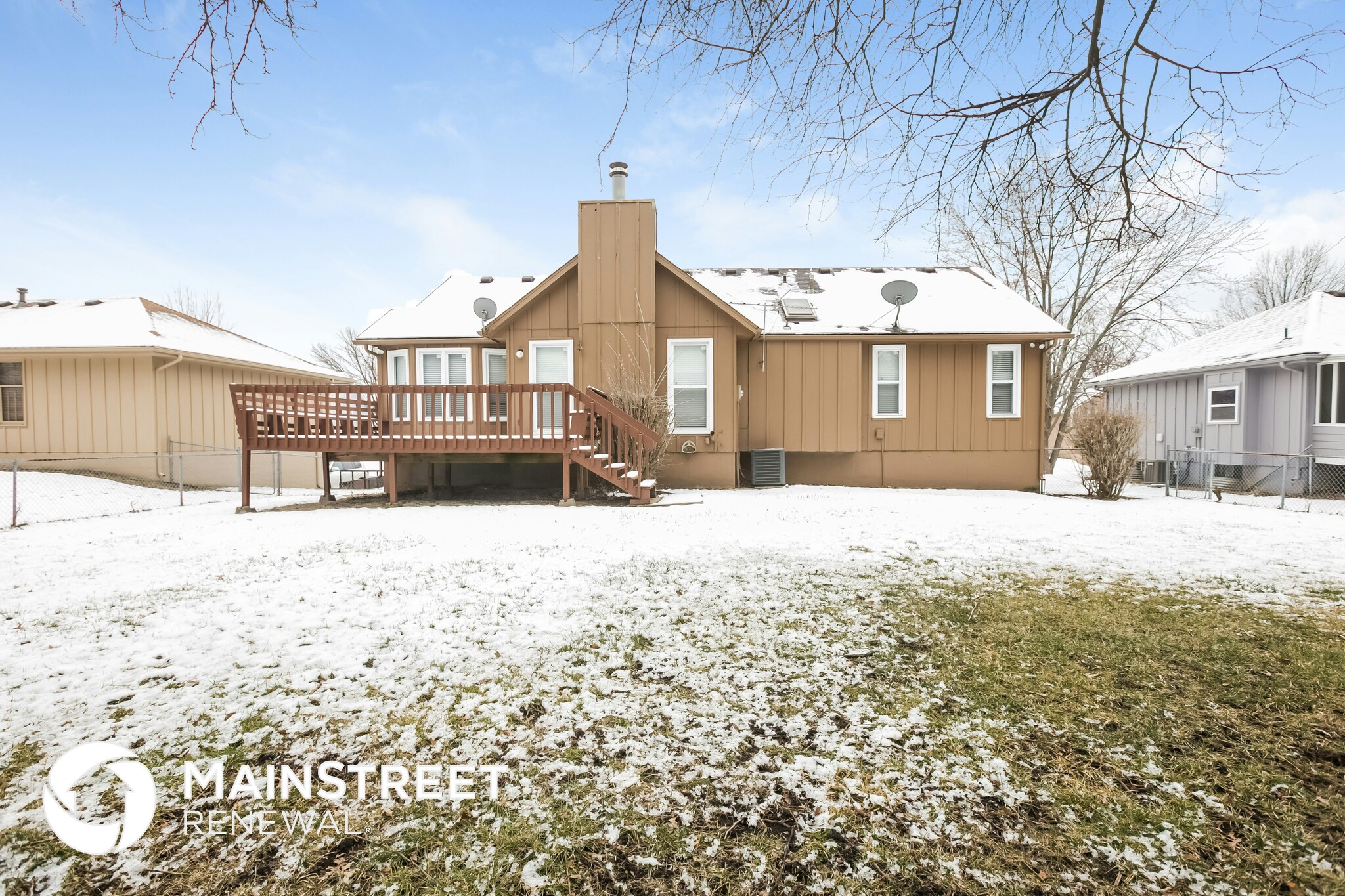 Building Photo - 1732 NE Ridgeview Dr