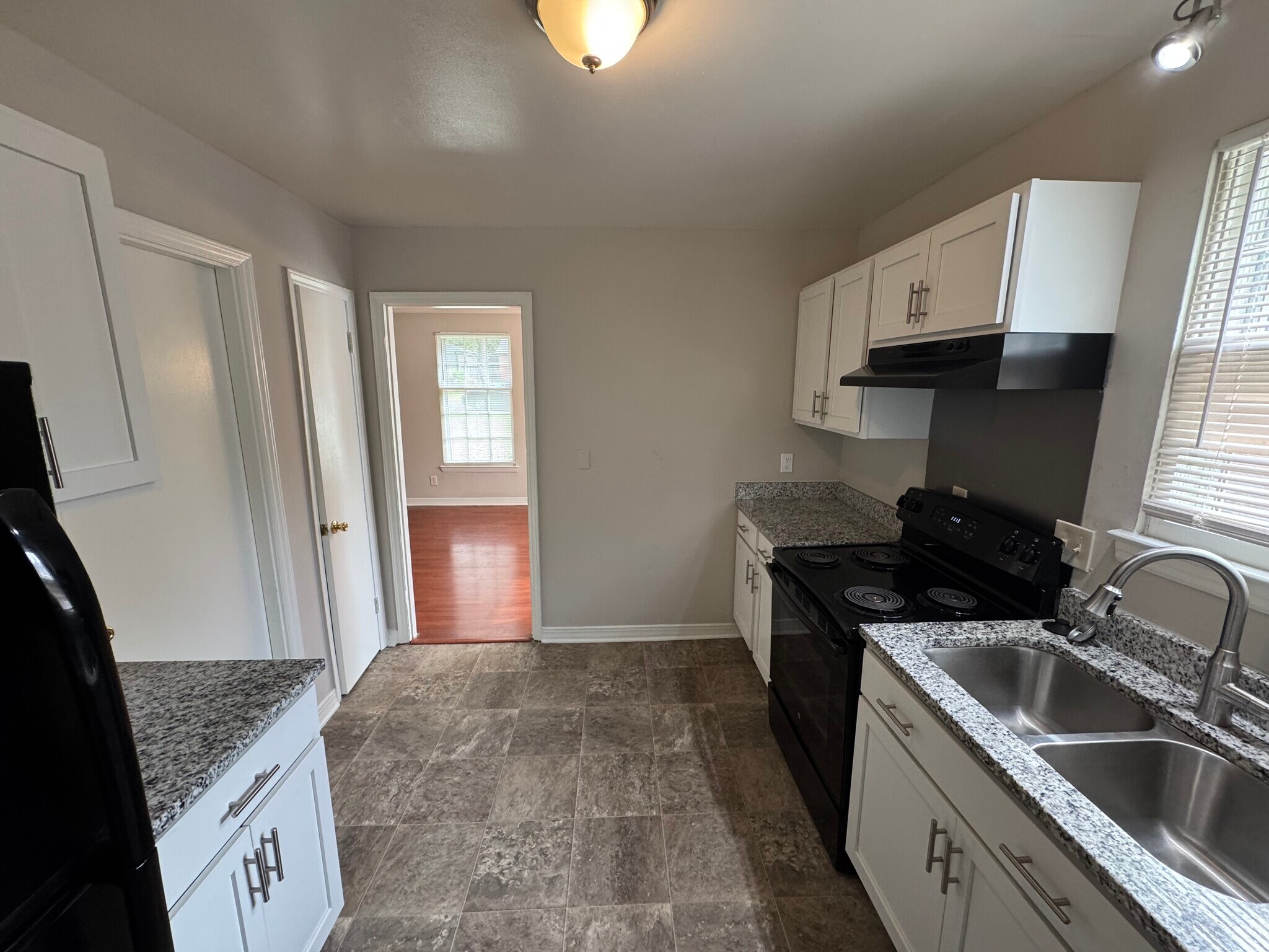 Building Photo - 2116 Finchley Dr