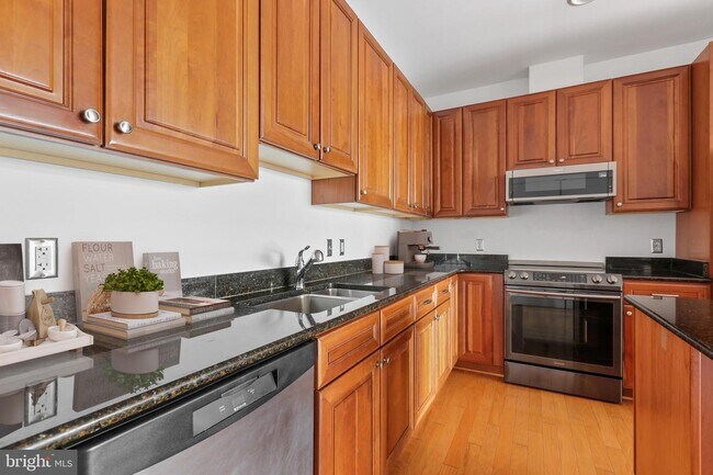 Building Photo - 2772 Lighthouse Point E