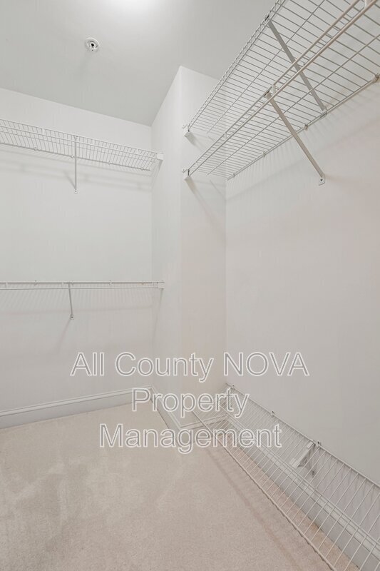 Building Photo - 11776 Stratford House Pl