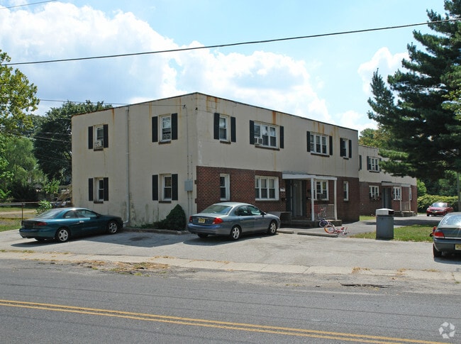 Primary Photo - Oak Run