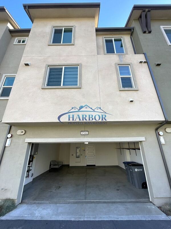 Building Photo - 9506 Parker Ln