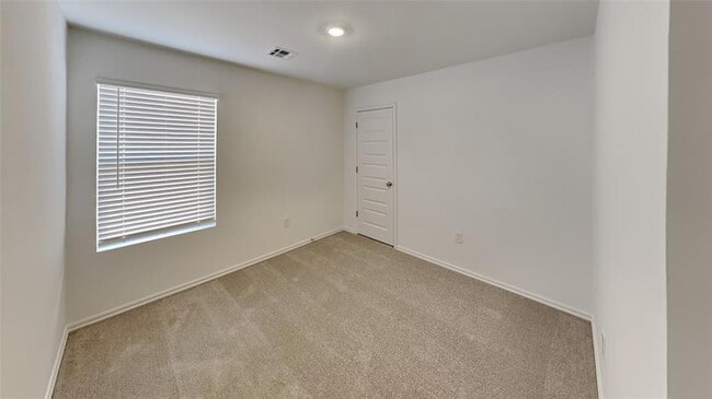 Building Photo - 16117 Lovers Ln