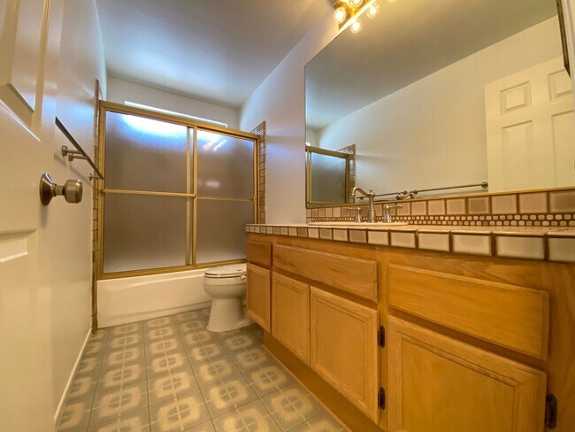 Building Photo - Cardiff Home in Desirable Sandy Point!