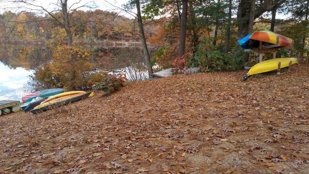 Beach/ Kayak Storage - 237 Pine Lake Dr