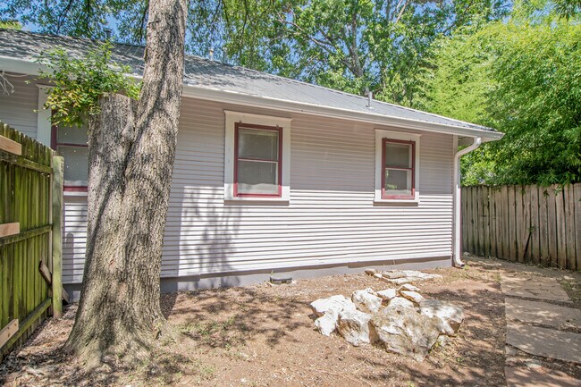 Building Photo - San Gabriel-2845