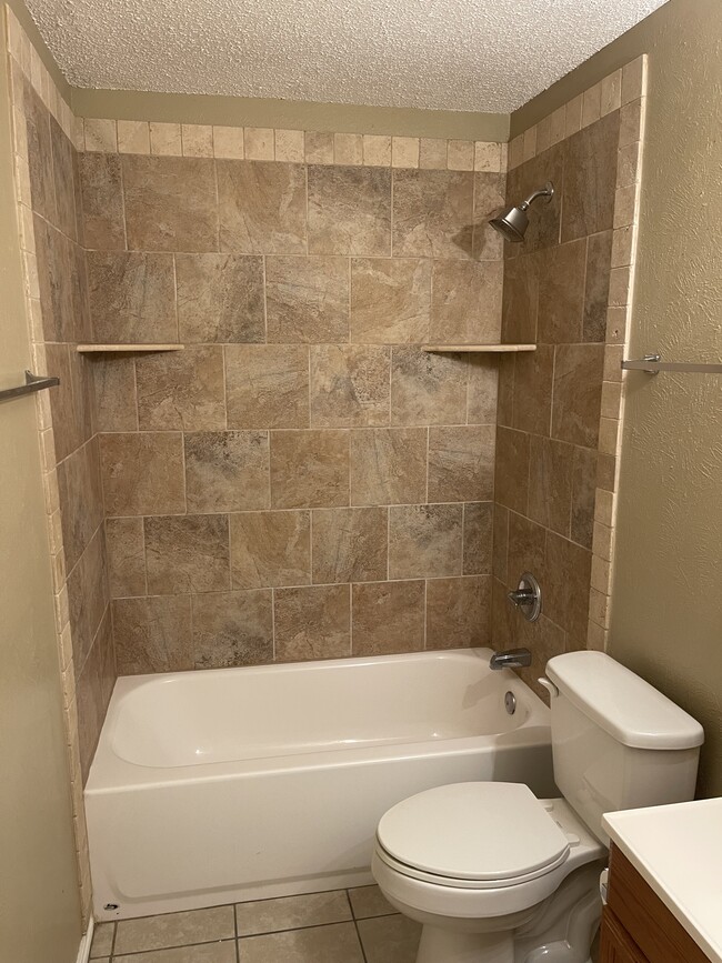 Building Photo - 426 Lochridge Dr