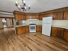 Building Photo - 224 Blossom Ln