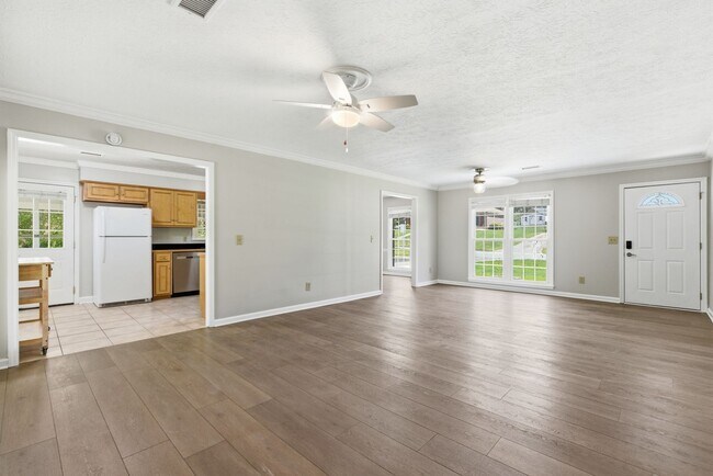 Building Photo - Renovated North Columbus Home with Fenced Yard!