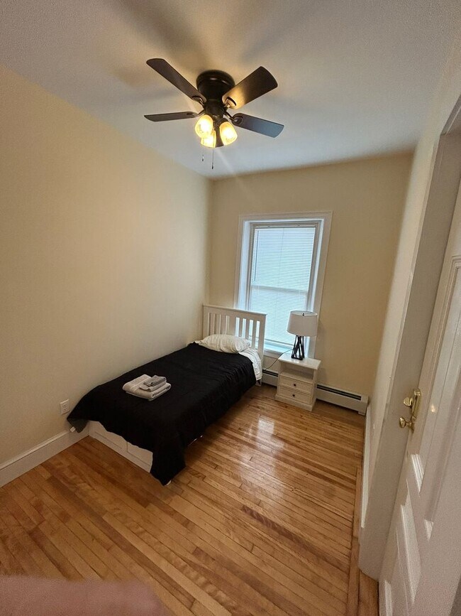 Building Photo - 416 Pearl St