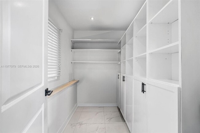 Building Photo - 1519 Biarritz Dr