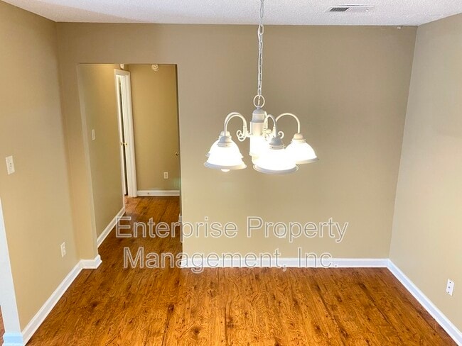 Building Photo - 7162 Charlton Way