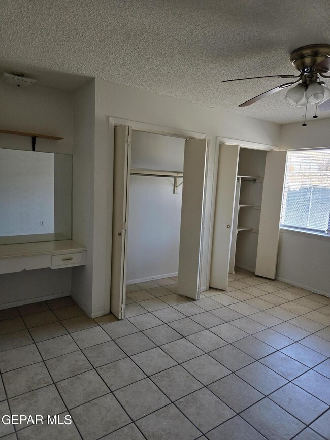 Building Photo - 6627 Escondido Dr