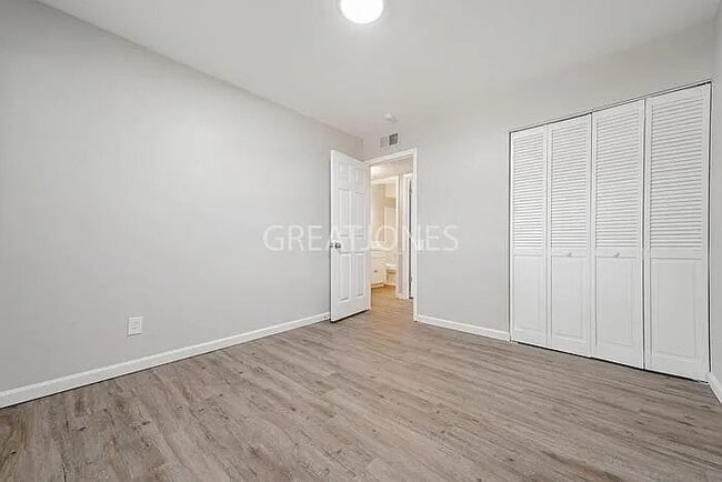 Building Photo - 11020 Linnell Dr