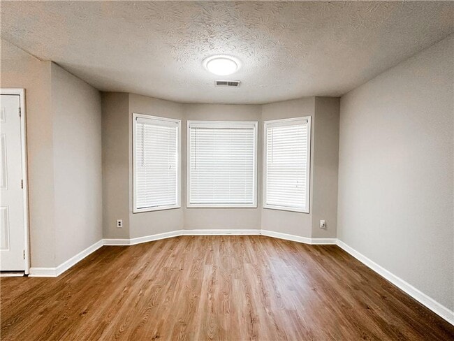 Building Photo - 5142 Farm Pl Dr NE