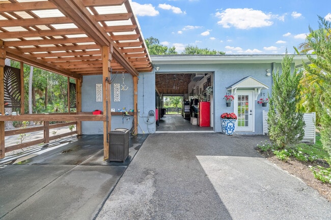 Building Photo - 15161 Collecting Canal Rd