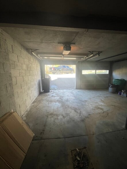 Building Photo - 5706 Grace Ave