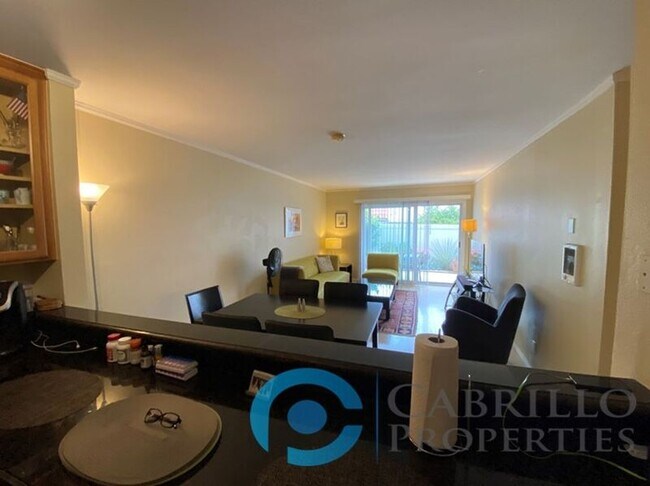 Building Photo - 3030 Suncrest Dr