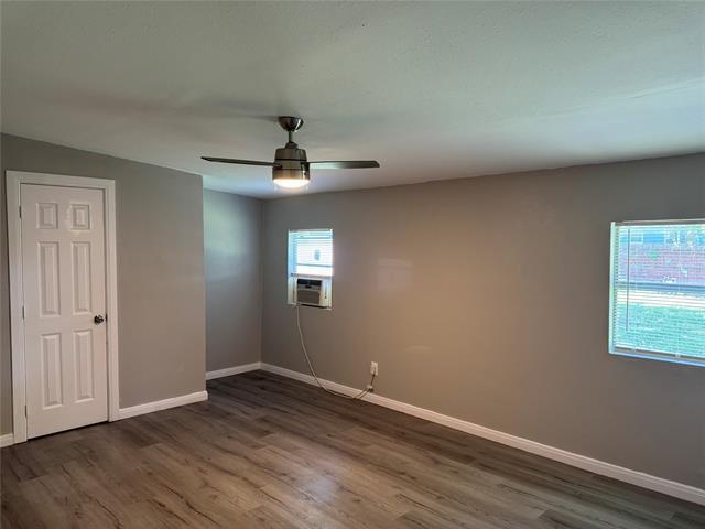 Building Photo - 2218 Farola Dr