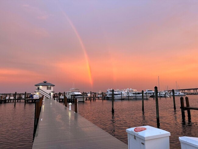 Building Photo - 975 NW Flagler Ave