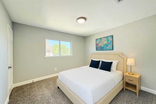 Building Photo - 12952 Dionysus Dr