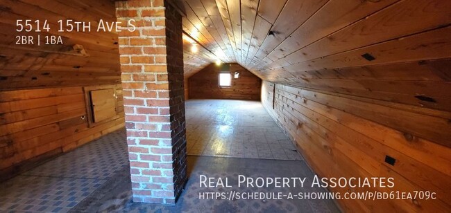 Building Photo - Craftsman Charmer in Beacon Hill